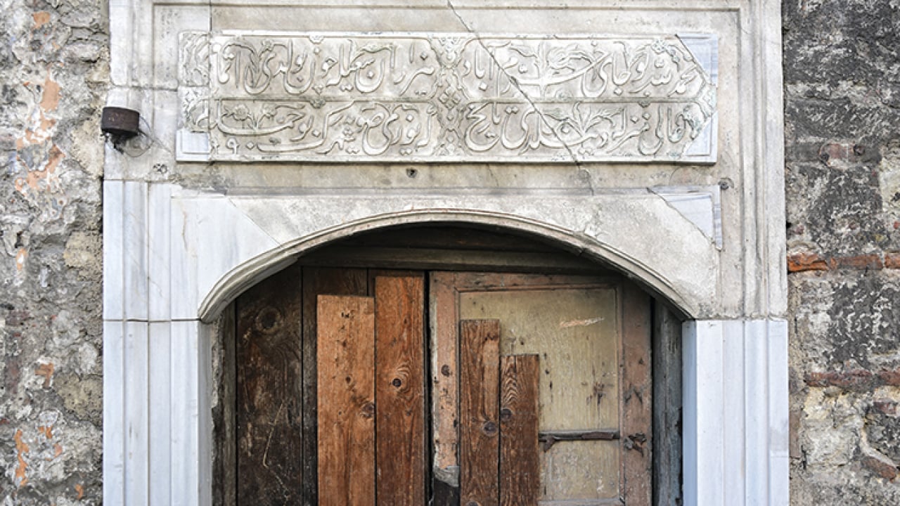 Foto - Mimar Sinan’ın 443 yıllık eseri çürüyor! Haliç'e karşı utanç tablosu