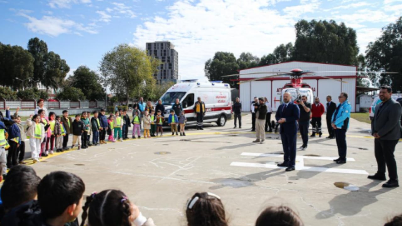 Foto - 'Minik 112' görevde! Çocuklar acil servis kahramanı oldu