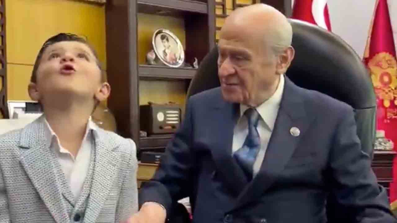 Foto - Minik kurt uludu: Bahçeli güldü