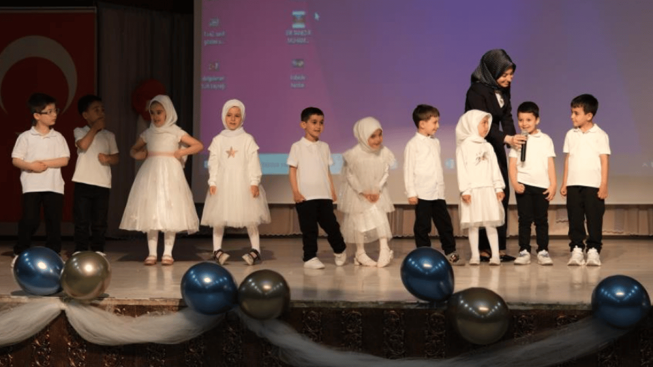 Foto - Minik öğrencilerin Kur’an kursu mezuniyet sevinci