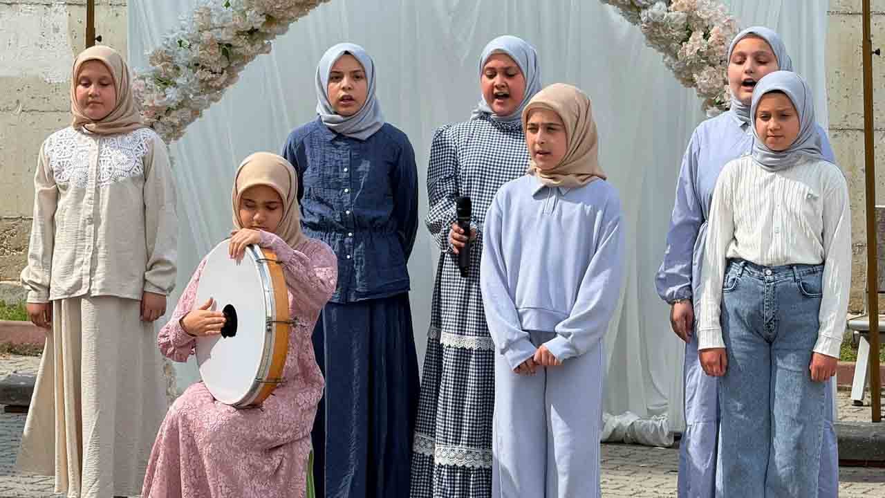 Foto - Miniklerden anlamlı gösteri: Kur'an kursu programına yoğun ilgi