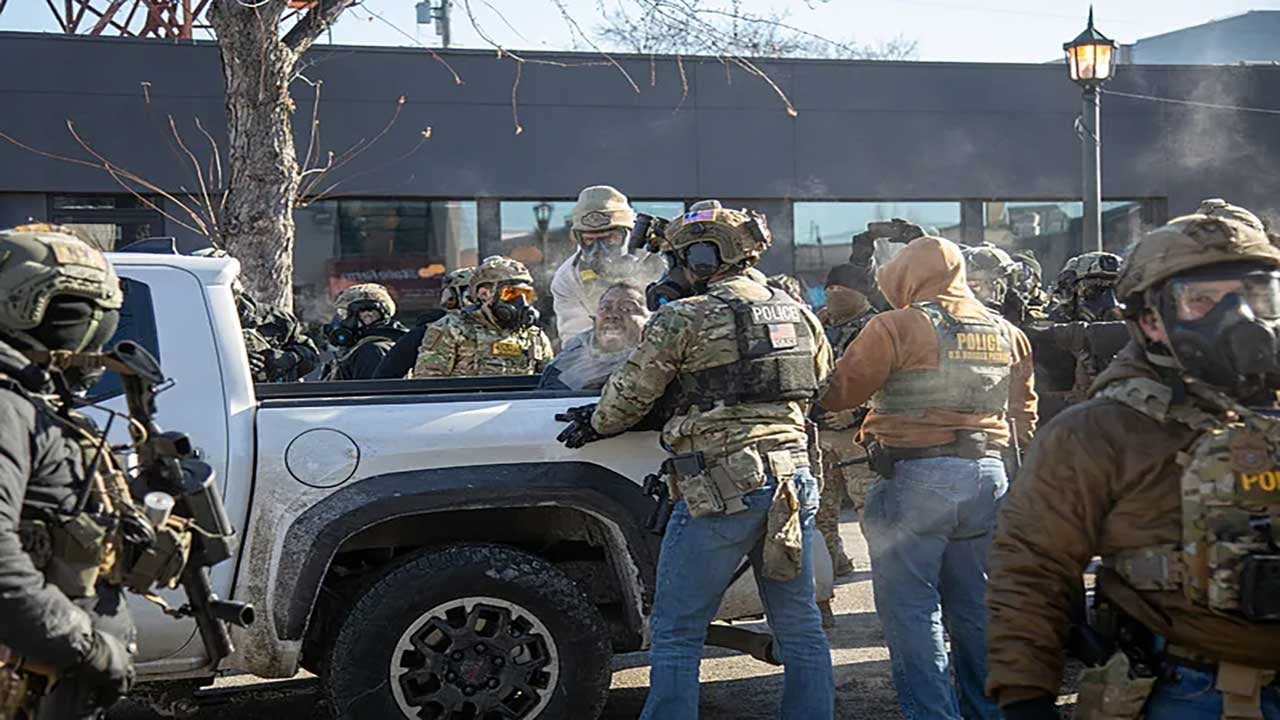 Foto - Minneapolis sokaklarında federal kurşun sesleri! ABD’de iç savaş provası mı? O yoğun bakım hemşiresinin ölümü krizi patlattı!