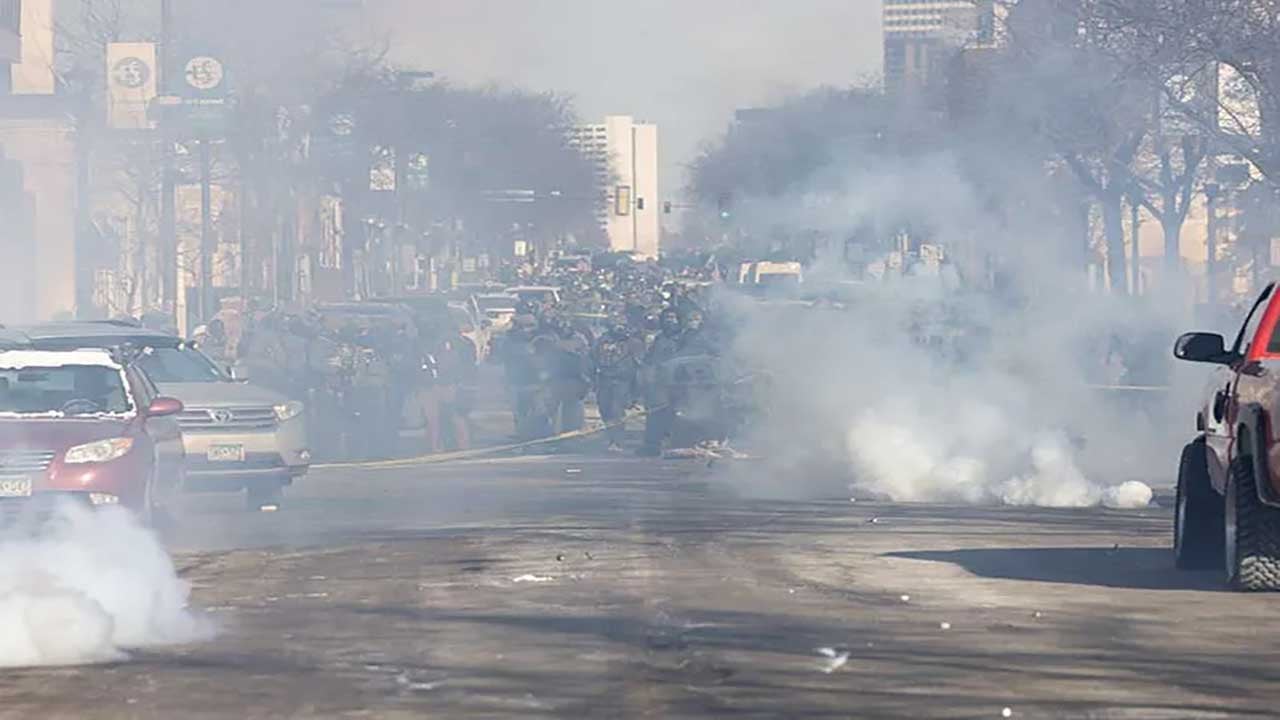 Foto - Minneapolis sokaklarında federal kurşun sesleri! ABD’de iç savaş provası mı? O yoğun bakım hemşiresinin ölümü krizi patlattı!