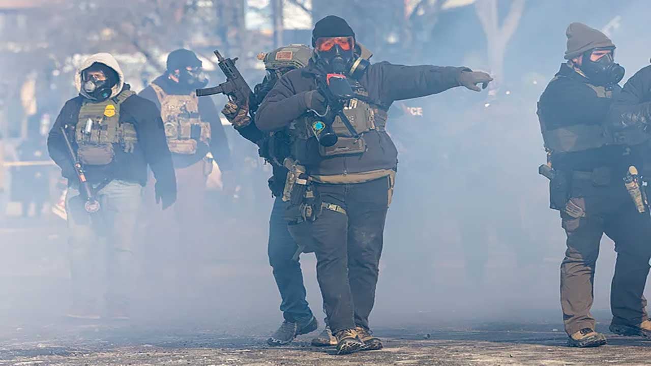 Foto - Minneapolis sokaklarında federal kurşun sesleri! ABD’de iç savaş provası mı? O yoğun bakım hemşiresinin ölümü krizi patlattı!