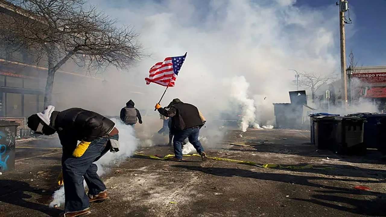 Foto - Minneapolis sokaklarında federal kurşun sesleri! ABD’de iç savaş provası mı? O yoğun bakım hemşiresinin ölümü krizi patlattı!