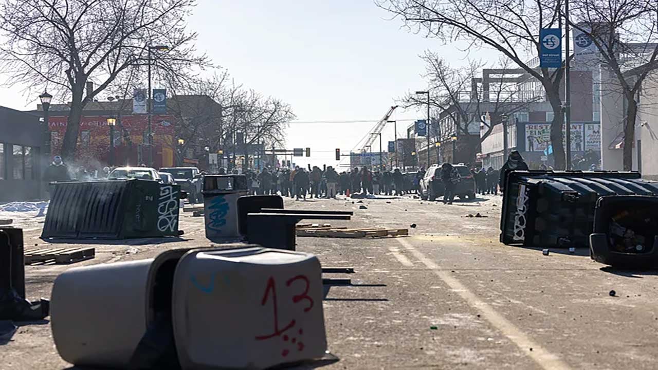 Foto - Minneapolis sokaklarında federal kurşun sesleri! ABD’de iç savaş provası mı? O yoğun bakım hemşiresinin ölümü krizi patlattı!