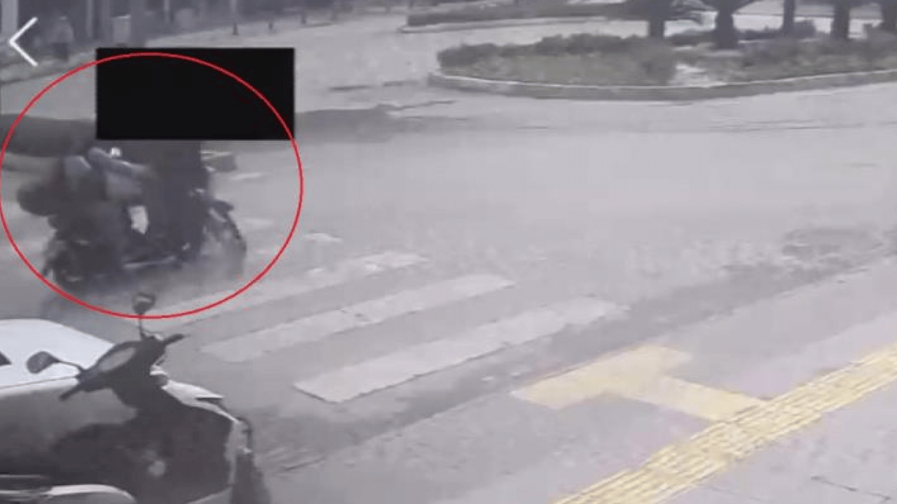 Foto - Motosiklet bisiklete çarptı: 2’si çocuk 3 yaralı