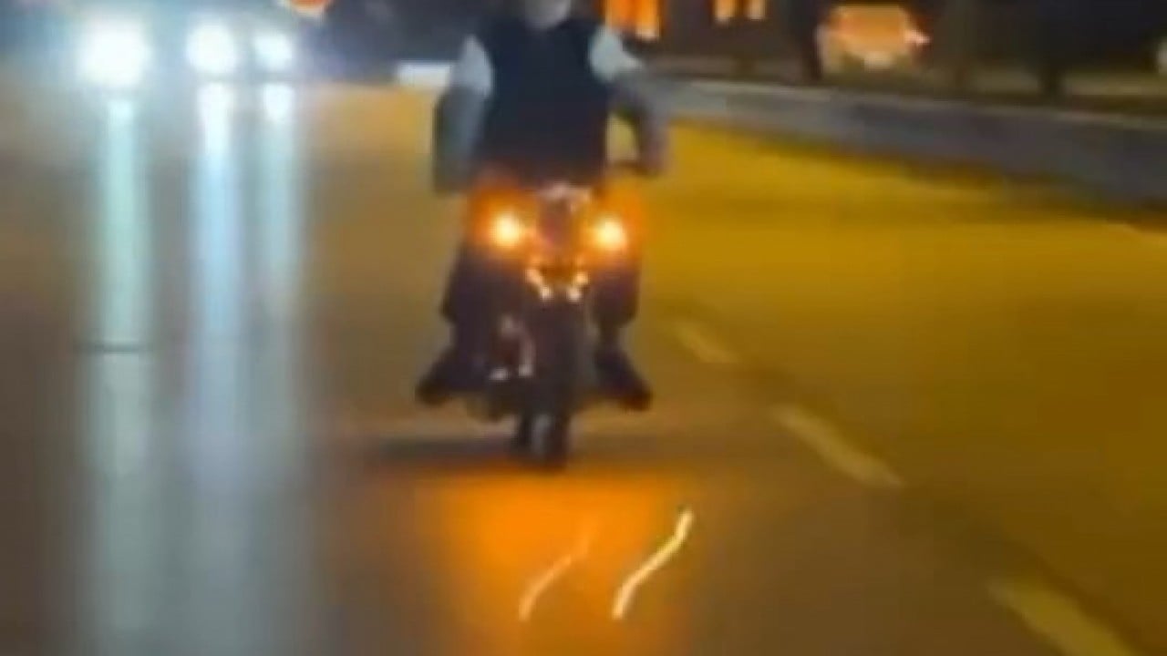 Foto - Motosiklet üzerinde tabuta götüren şov!