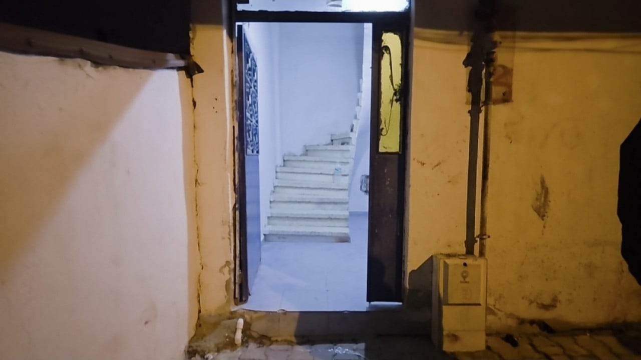 Motosikletli iki şüpheli anne ve çocuğu darp etti: 200 bin liralık vurgun yaptılar