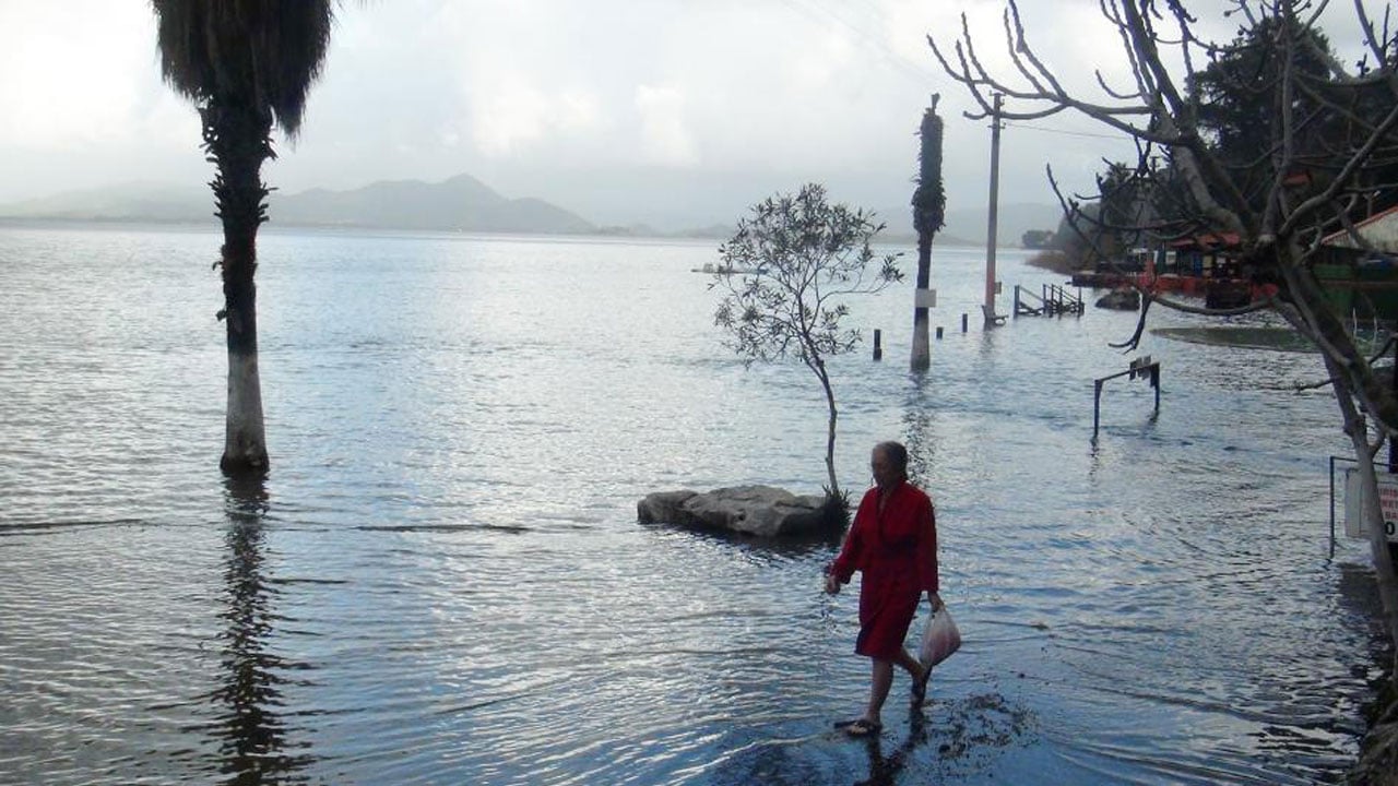 Foto - Muğla’da şaşırtan anlar! Taşkına rağmen kaplıcaya akın ettiler