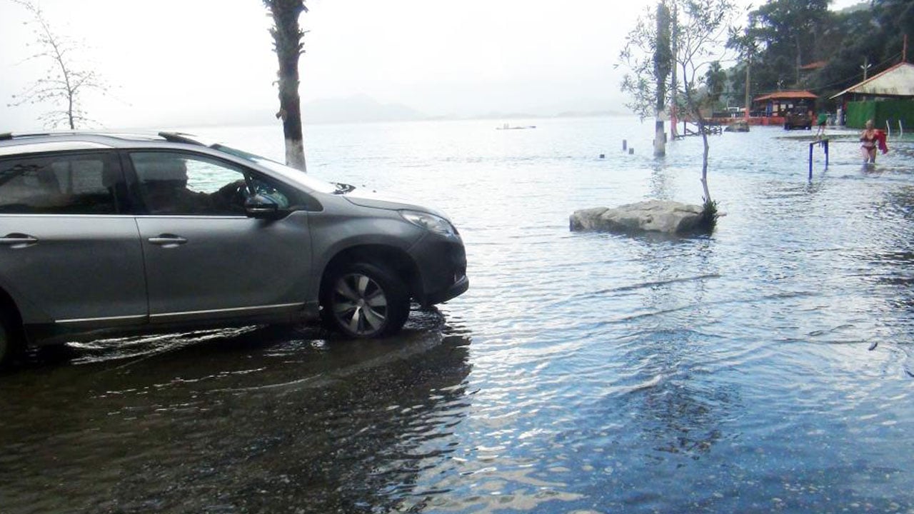 Foto - Muğla’da şaşırtan anlar! Taşkına rağmen kaplıcaya akın ettiler