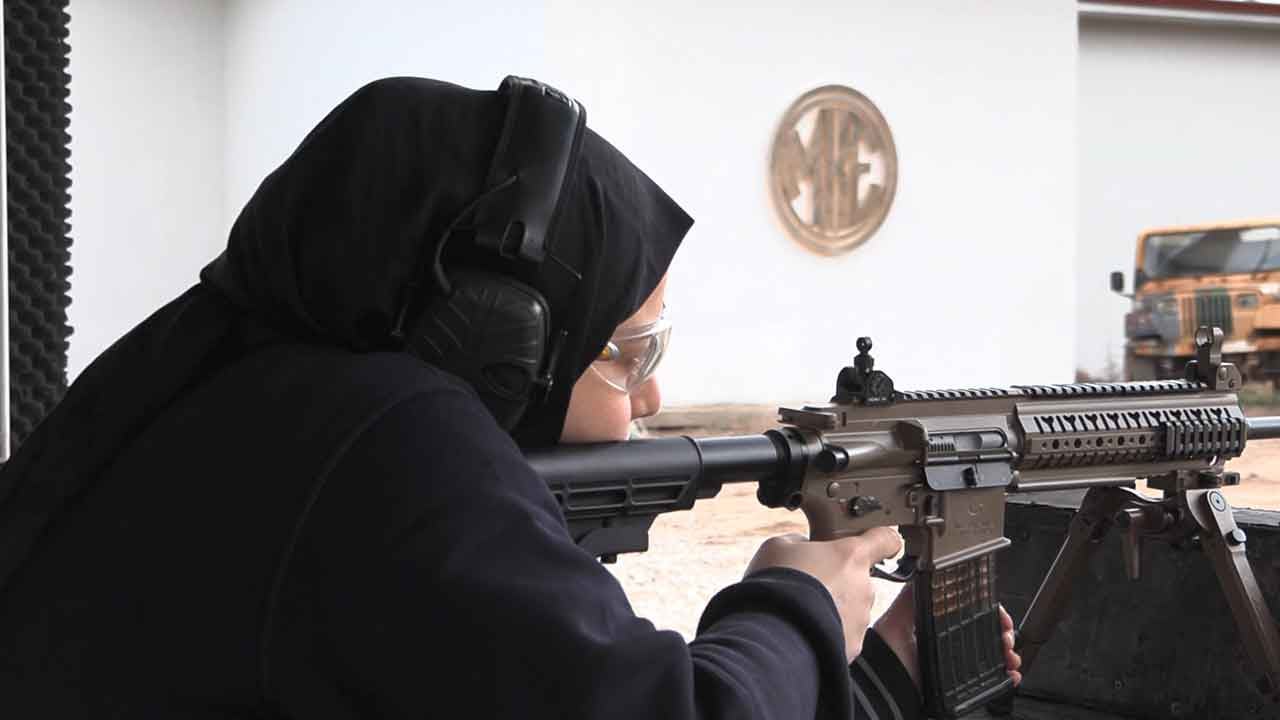 Foto - Mühendis Ümmügülsüm Türk silahını ateşlemeye başladı