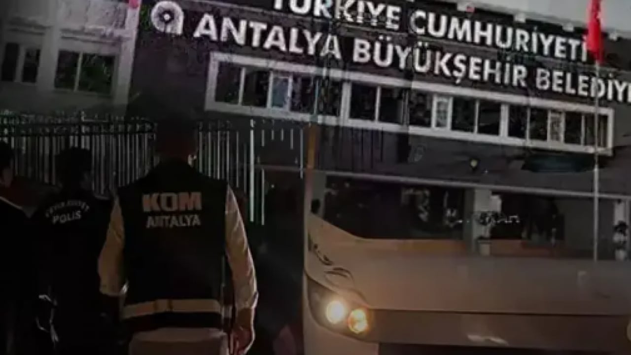 Foto - Muhittin Böcek’in rüşvet davasında şok ifade: ‘Altınları çantayla alıp…’