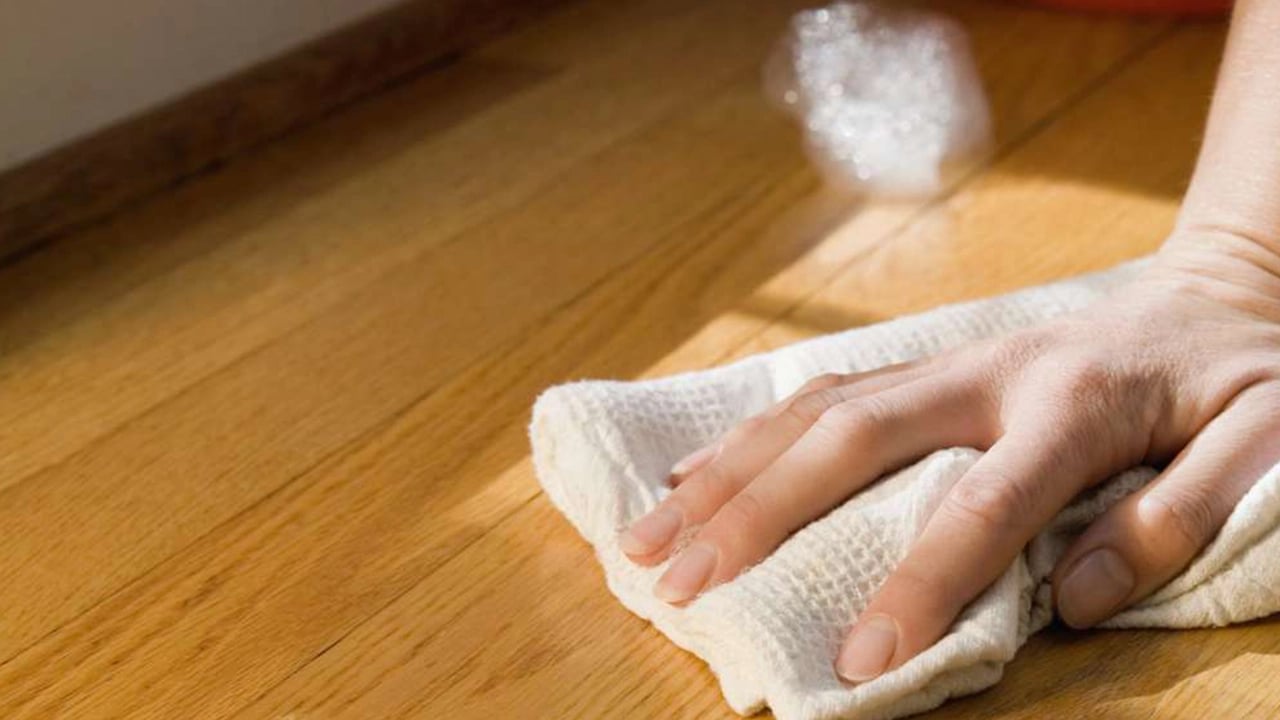 Foto - Müjde! Ahşap zeminler artık eskisinden daha yeni görünecek: Çizikleri kapatan boyalar olmaz olsun dedirtti 