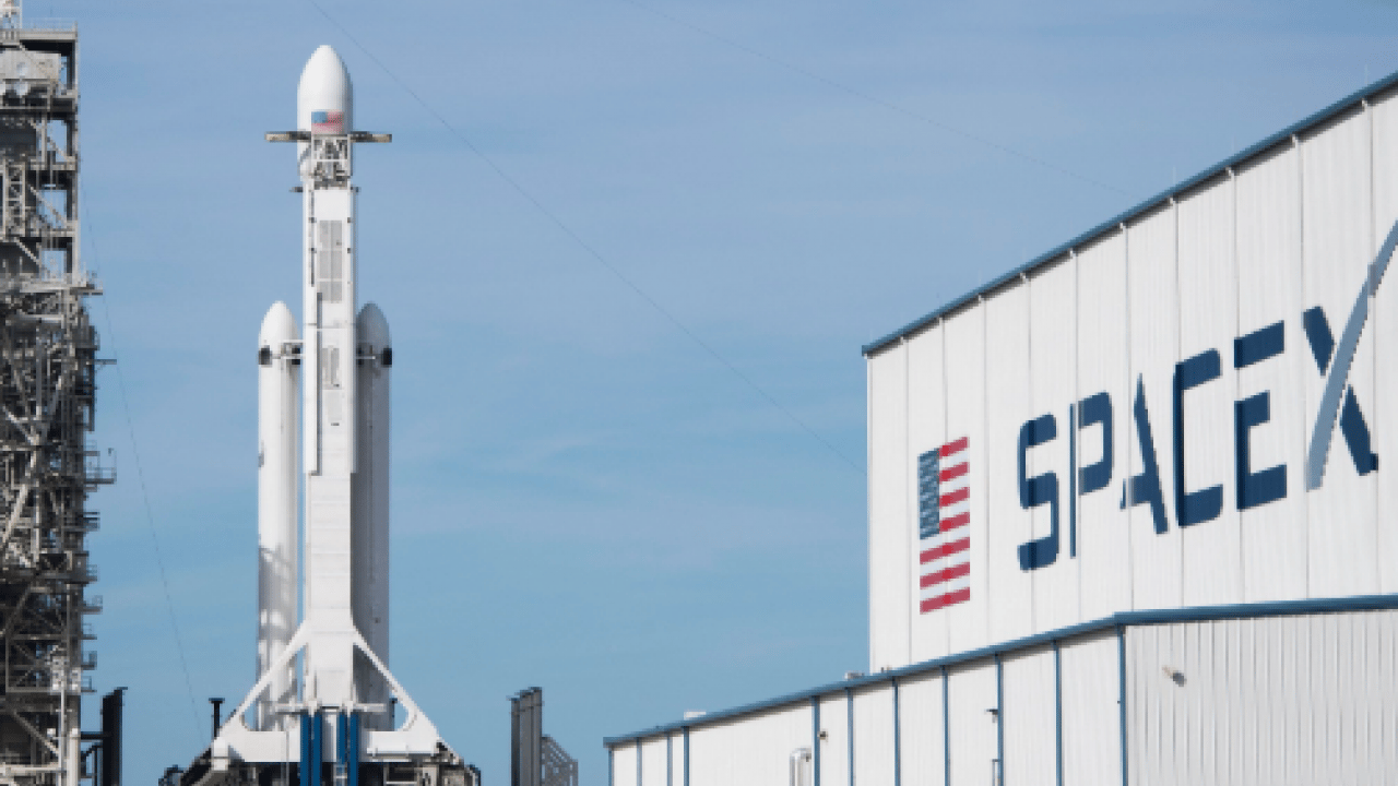 Foto - Musk’ın imzası yıkım oldu: Devasa SpaceX roketi Ay’a çakılacak! Tarih netleşti