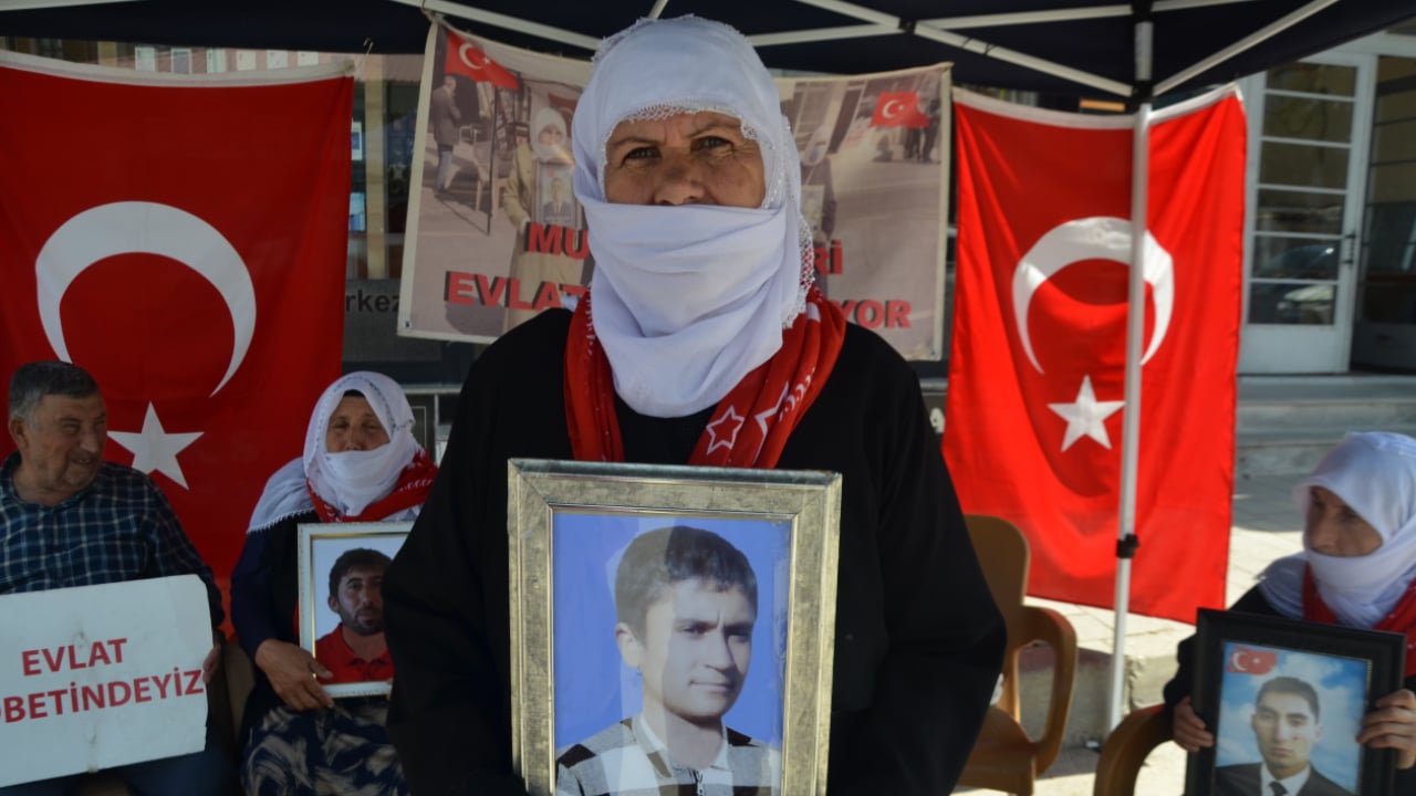 Foto - Muşlu ailelerin evlat nöbeti sürüyor: Gelin teslim olun bitsin bu hasret!