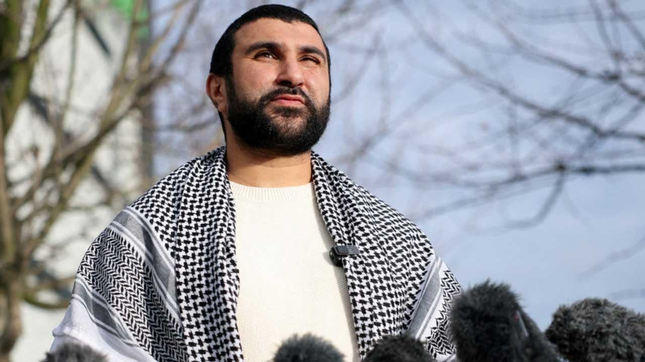 Foto - Müslüman gazeteci serbest bırakıldı