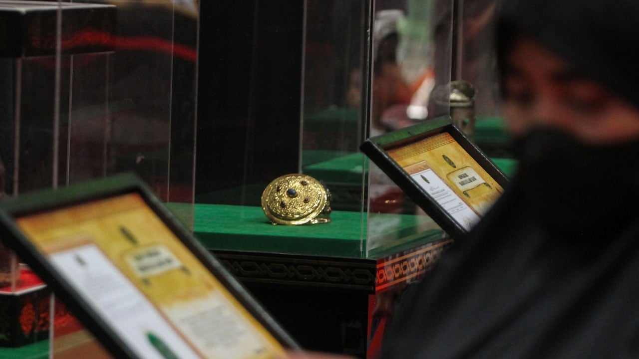 Foto - Müslümanlar akın etti! Efendimizden günümüze kalan eşyalar sergileniyor