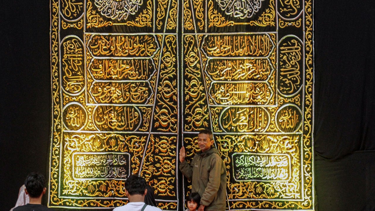 Foto - Müslümanlar akın etti! Efendimizden günümüze kalan eşyalar sergileniyor