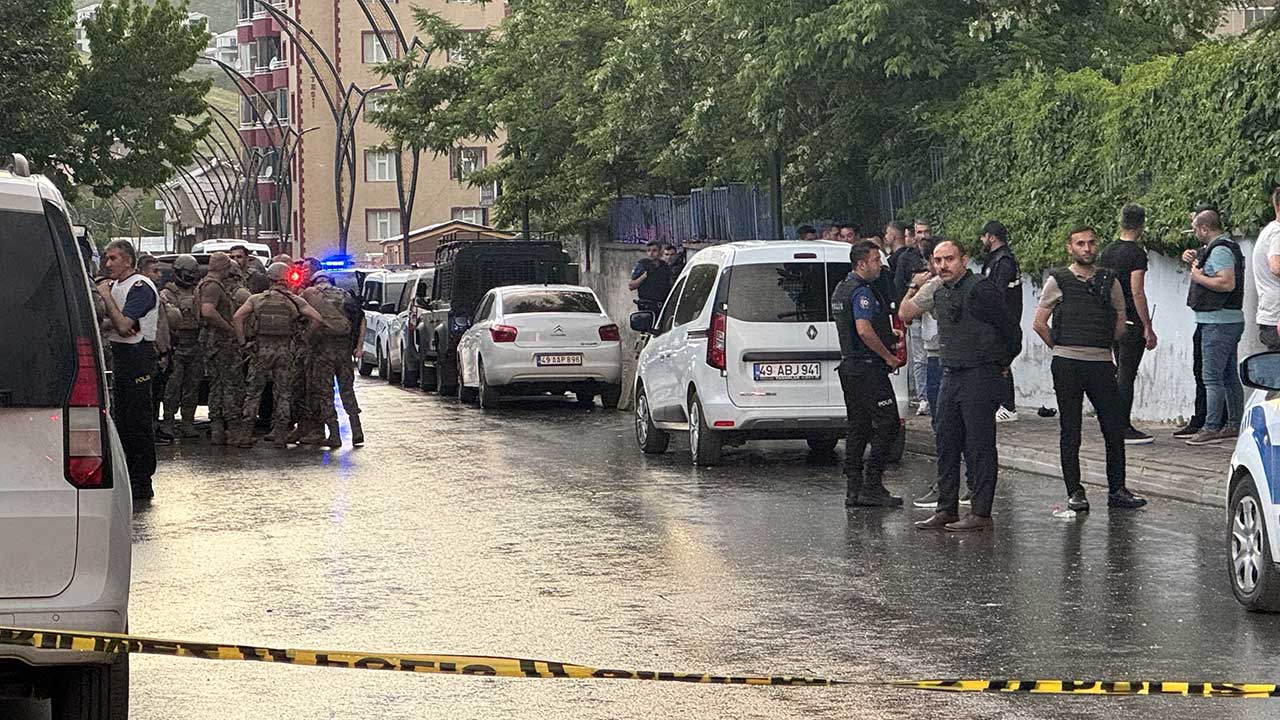 Foto - Muş'ta dehşet anları! Polise silahlı saldırı
