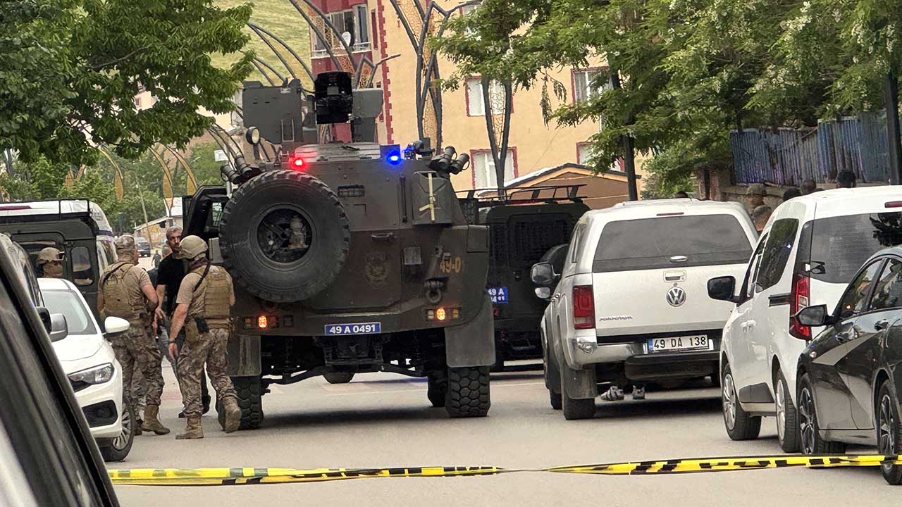 Foto - Muş'ta dehşet anları! Polise silahlı saldırı