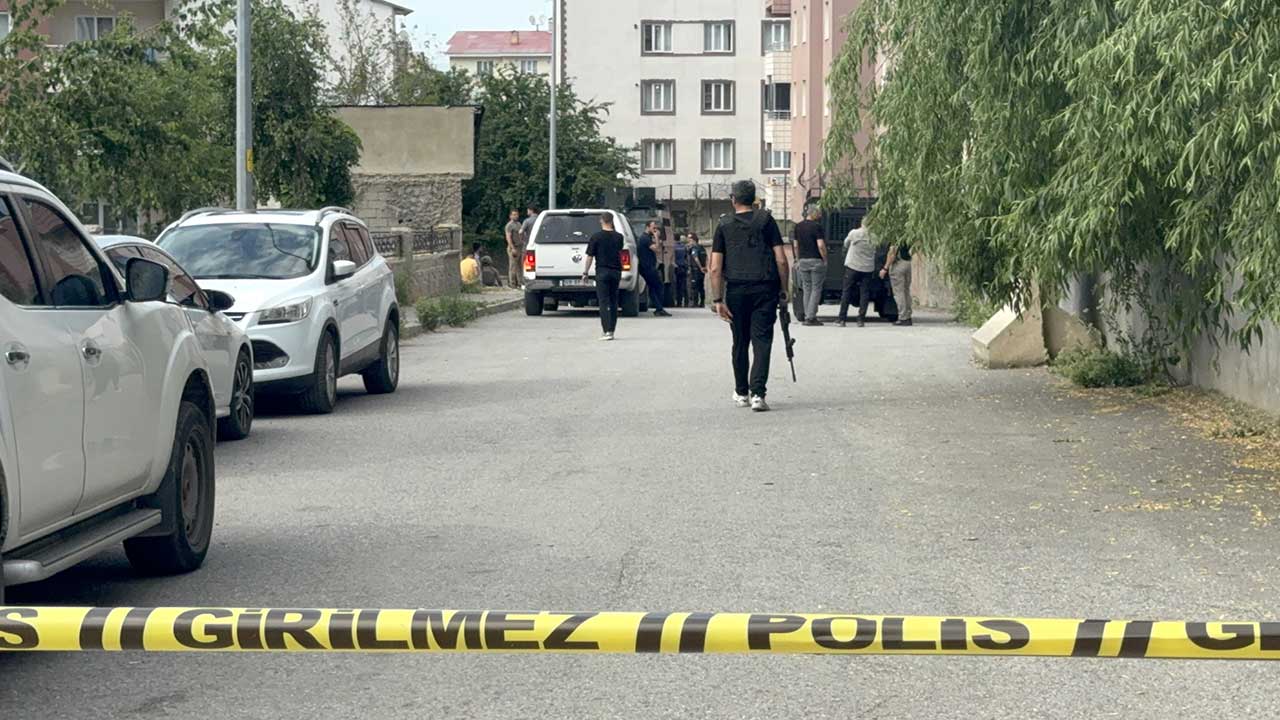 Foto - Muş'ta dehşet anları! Polise silahlı saldırı