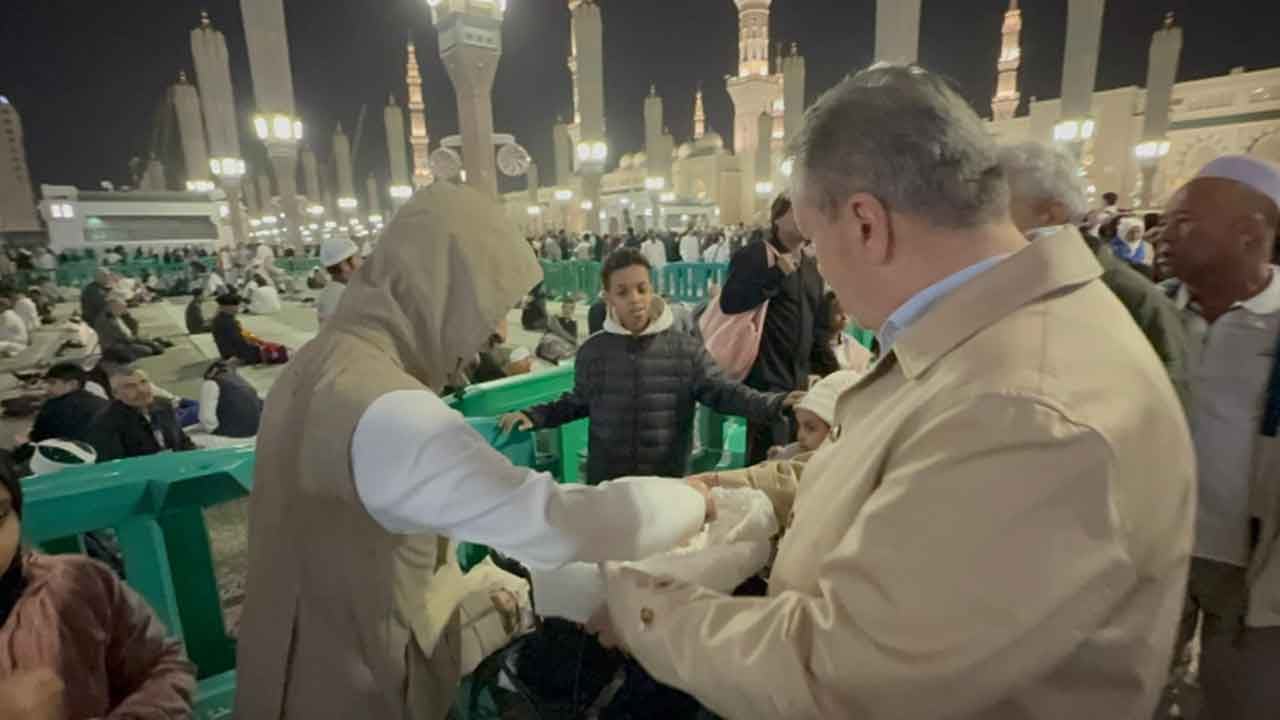 Foto - Mustafa Destici kutsal topraklarda