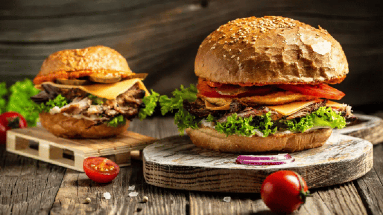 Foto - 10 müşteri kararı tepki çekmişti: O hamburgerci hakkında inceleme başlatıldı!