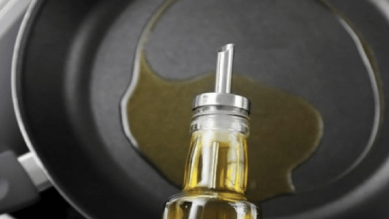 Foto - Mutfağınızda uzun süre bekleyen zeytinyağı varsa çöpe atın uyarısı yaptılar