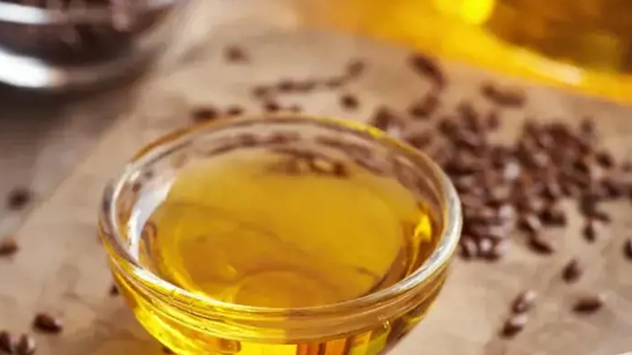 Foto - Mutfağınızdaki bu bitki doğal güç: Göbek yağını sadece birkaç haftada yok ediyor! Keten tohumunun cilde mucize dokunuşu