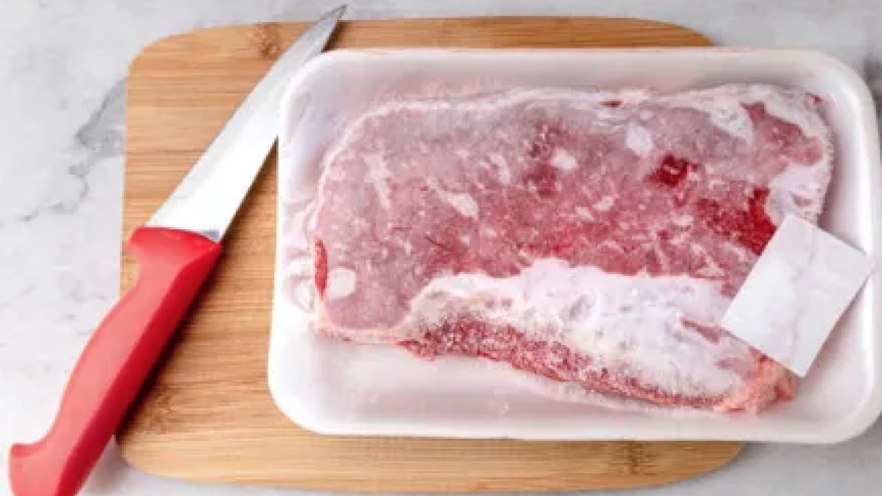 Foto - Mutfak krizi yaşanmayacak artık... Bu yöntem buzluktan çıkardığınız etin 30 dakikada çözülmesini sağlıyor!
