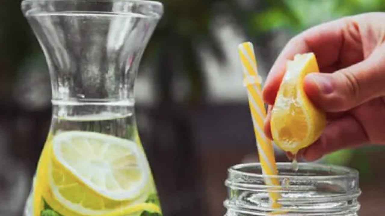 Foto - Müthiş bir şifa olacak... Her sabah aç karnına için: Karaciğerdeki yağı 15 günde temizliyor