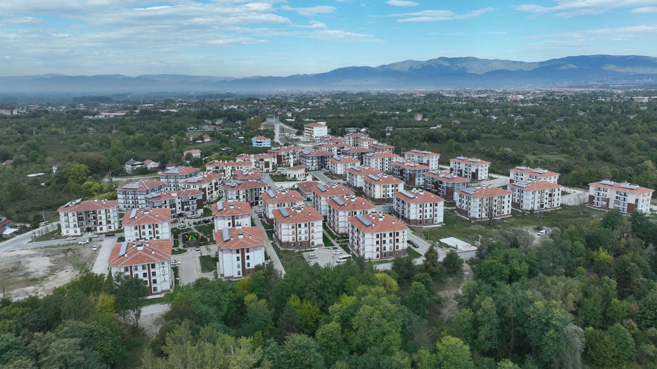 Foto - Mutlu ailenin fotoğrafı! TOKi’den ev sahibi oldular Bakan Kurum paylaştı