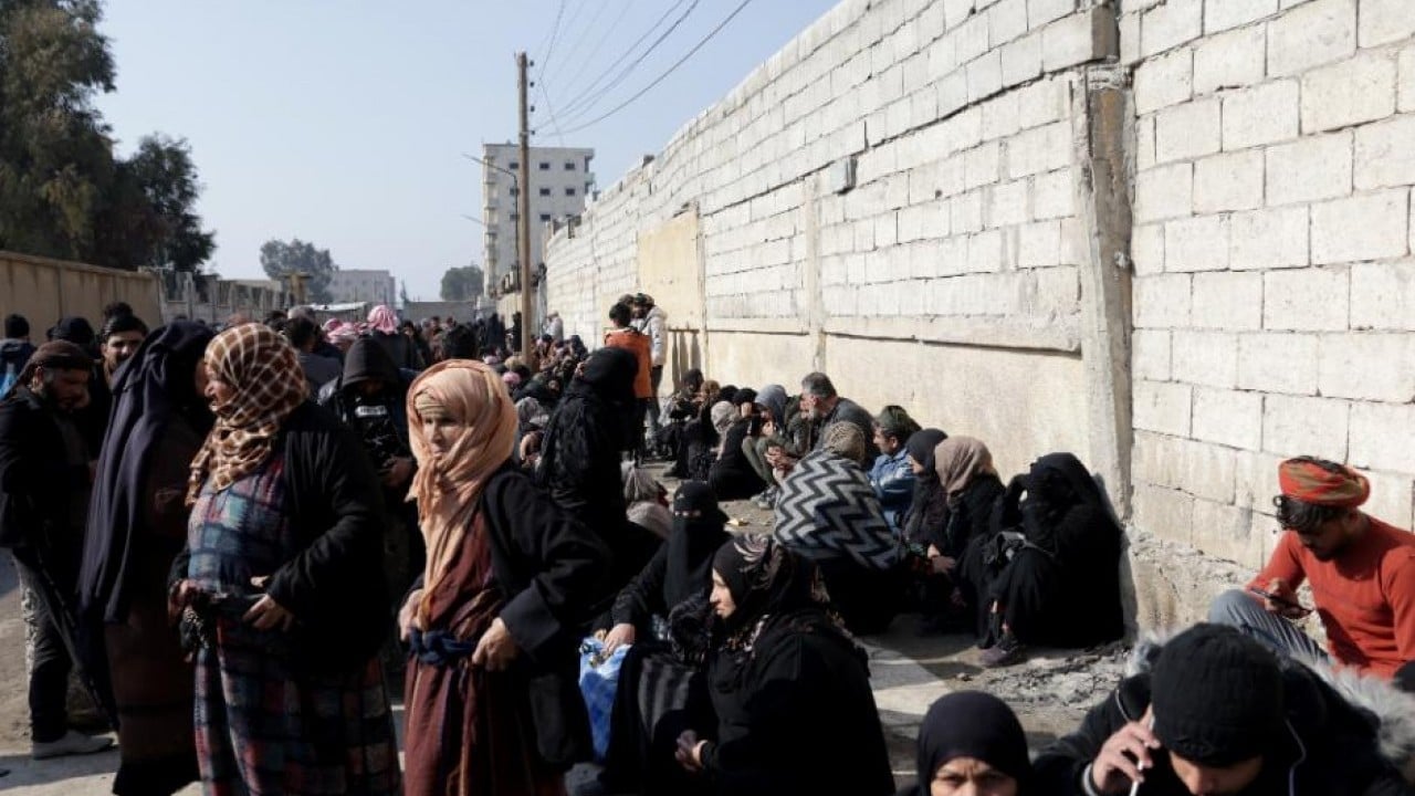 Foto - Namaz kılmak, Suriye bayrağı sallamak ve daha neler neler! İşte YPG’nin suç saydığı eylemler
