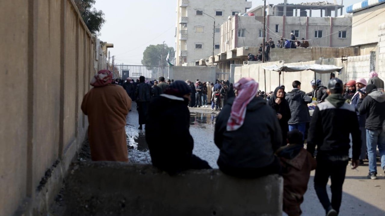 Foto - Namaz kılmak, Suriye bayrağı sallamak ve daha neler neler! İşte YPG’nin suç saydığı eylemler