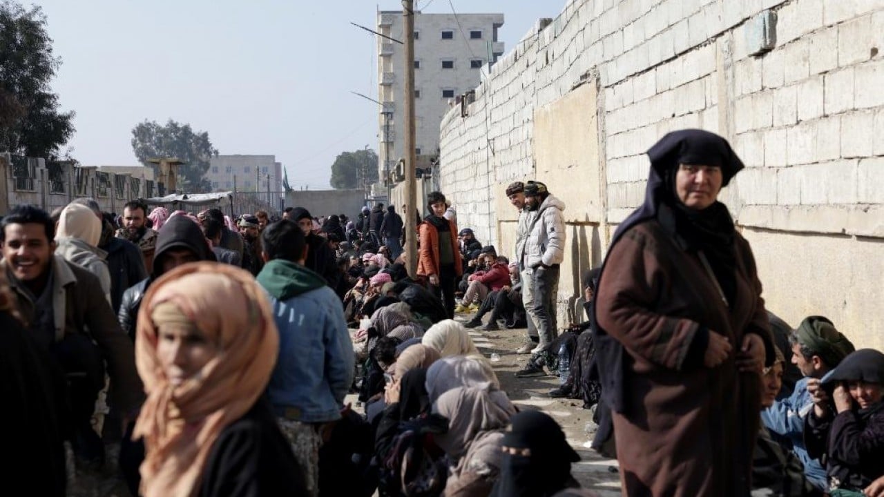 Foto - Namaz kılmak, Suriye bayrağı sallamak ve daha neler neler! İşte YPG’nin suç saydığı eylemler