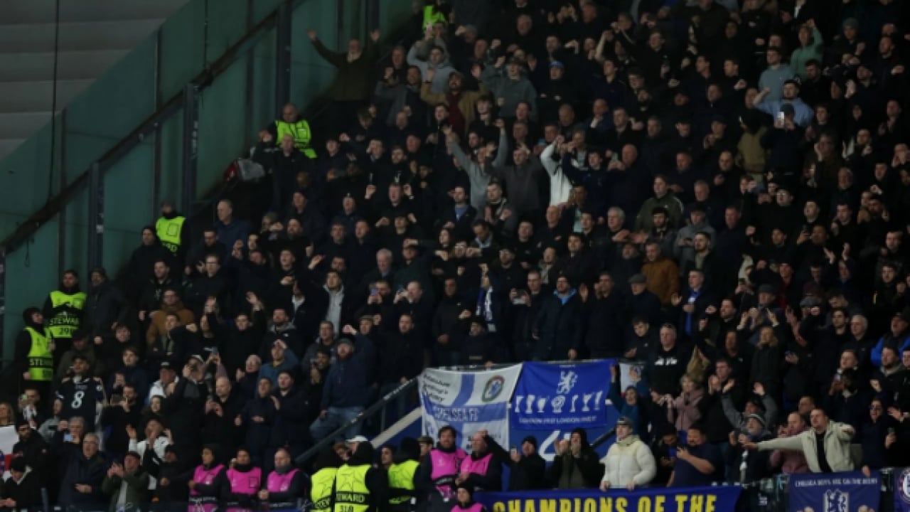 Foto - Napoli stadını gören taraftar korkuya kapıldı! ‘Lütfen zıplamayın'