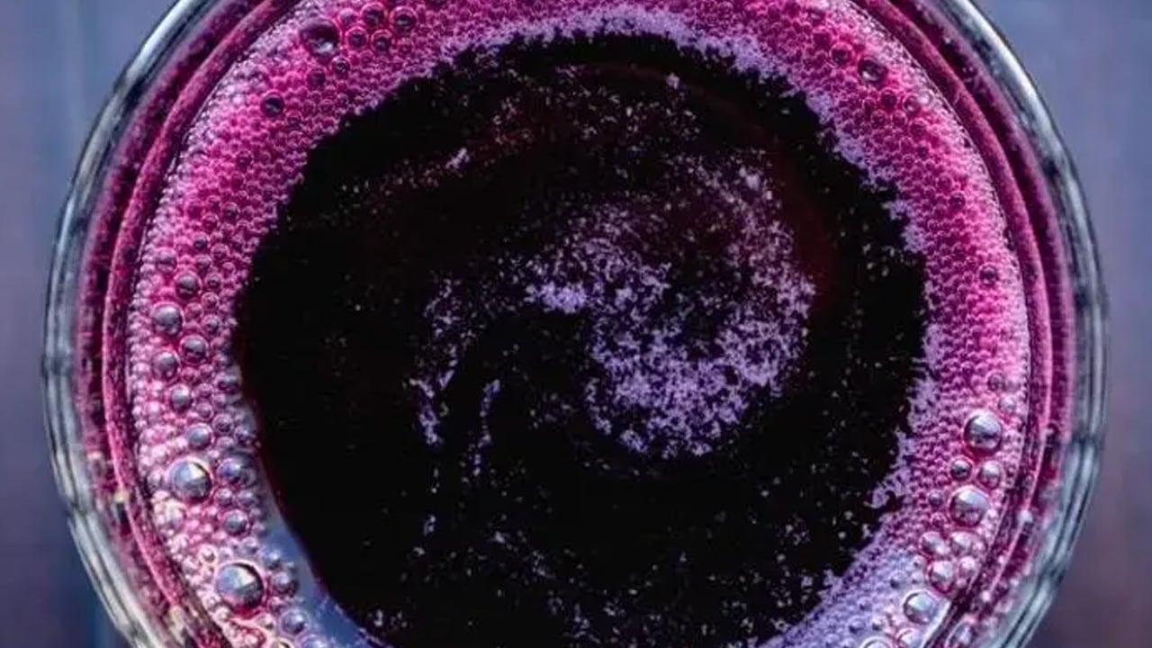 Foto - Tıkalı damarları açıyor! Dünyanın en güçlü antioksidan kaynağı nar damarları koruyabilir: Nar suyu içerseniz...