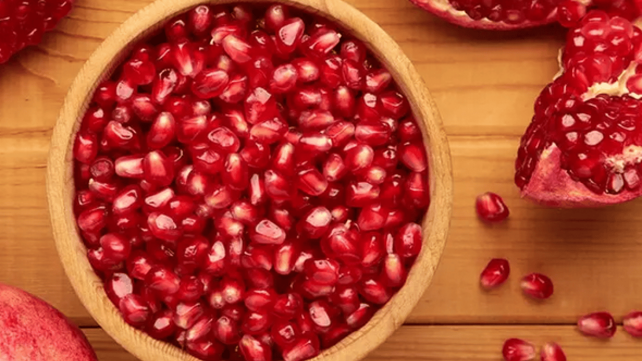 Foto - Nar kalp sağlığını destekleyen en iyi besin! 1 kaşık katmak yetiyor! Nar suyu: Çamaşır suyu gibi temizliyor