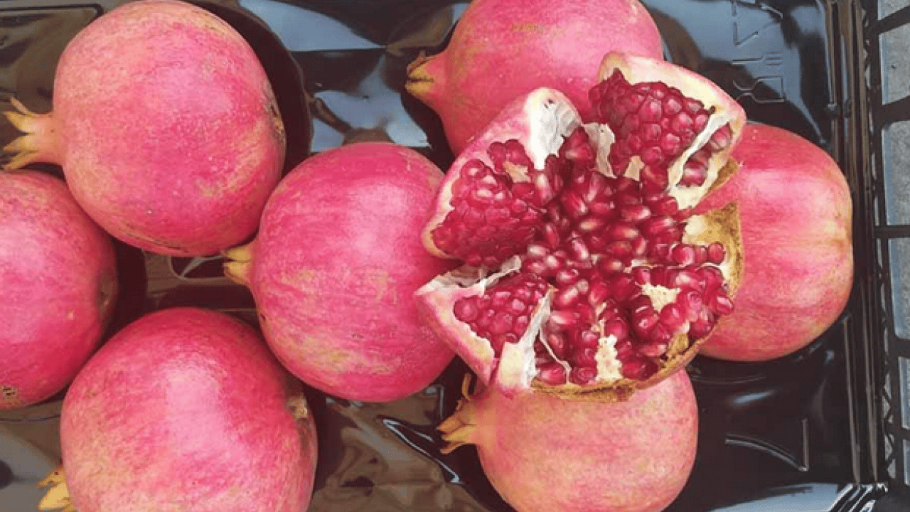 Nar kalp sağlığını destekleyen en iyi besin! 1 kaşık katmak yetiyor! Nar suyu: Çamaşır suyu gibi temizliyor