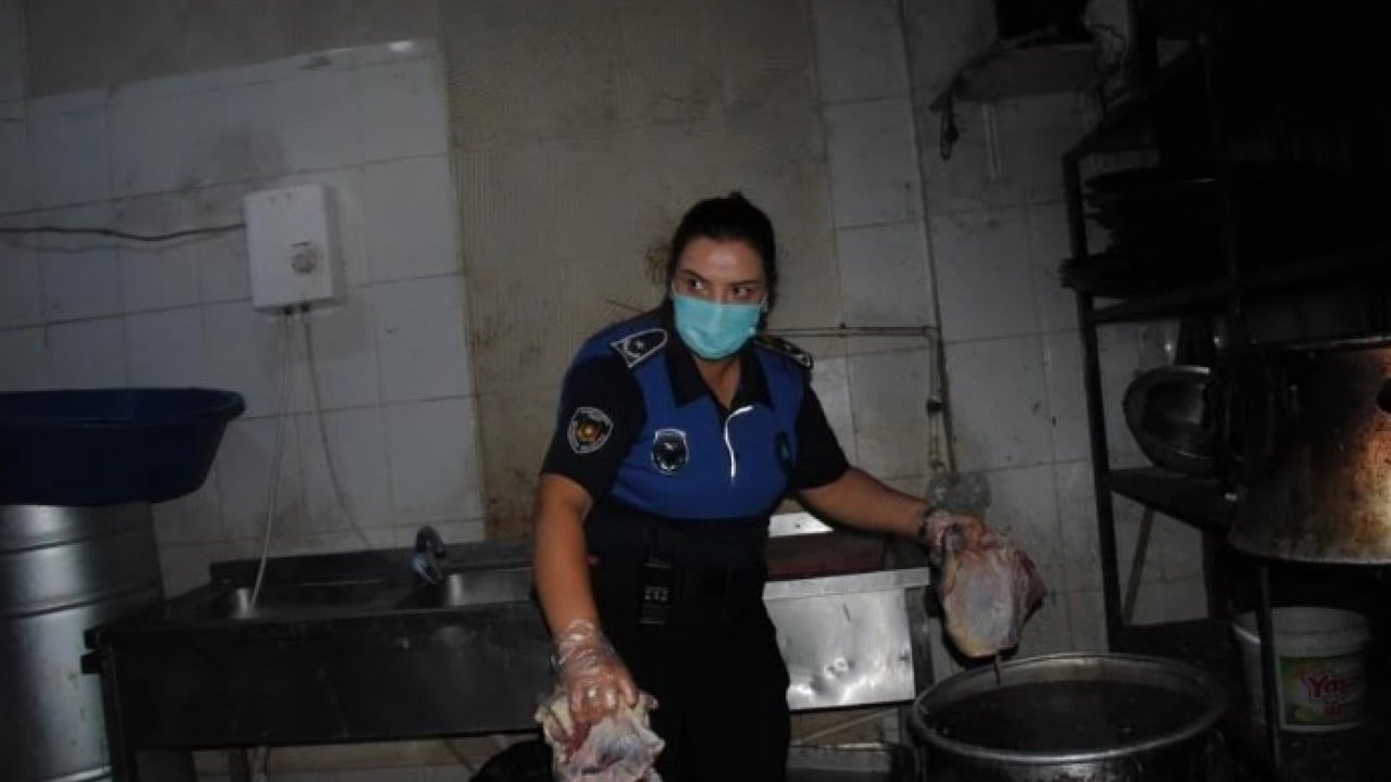 Foto - Nasıl mideniz var sizin! Et depolarına yapılan baskında dehşete düşüren görüntü