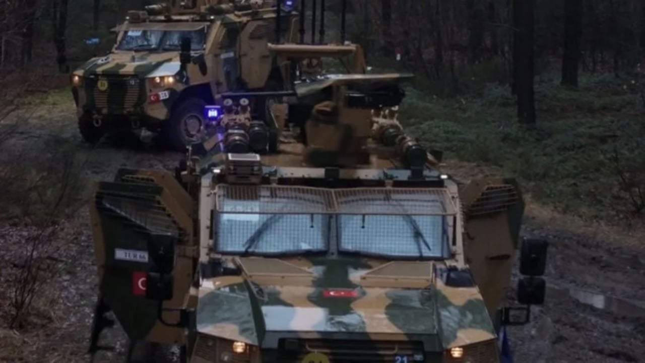 Foto - "Nasıl savaşacaksak öyle hazırlanırız" dedik, Türk’ün gücünü bütün dünyaya gösterdik! NATO paylaştı, Mehmetçik Avrupa’nın aklını aldı