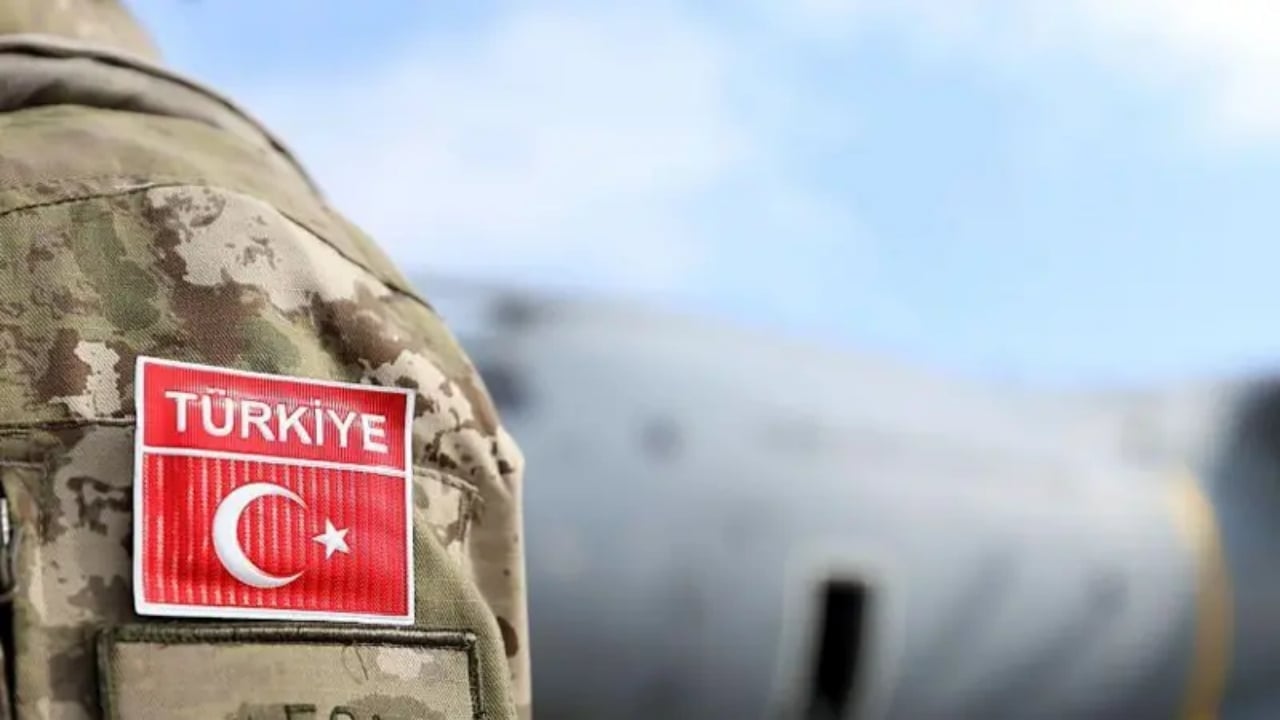 Foto - "Nasıl savaşacaksak öyle hazırlanırız" dedik, Türk’ün gücünü bütün dünyaya gösterdik! NATO paylaştı, Mehmetçik Avrupa’nın aklını aldı