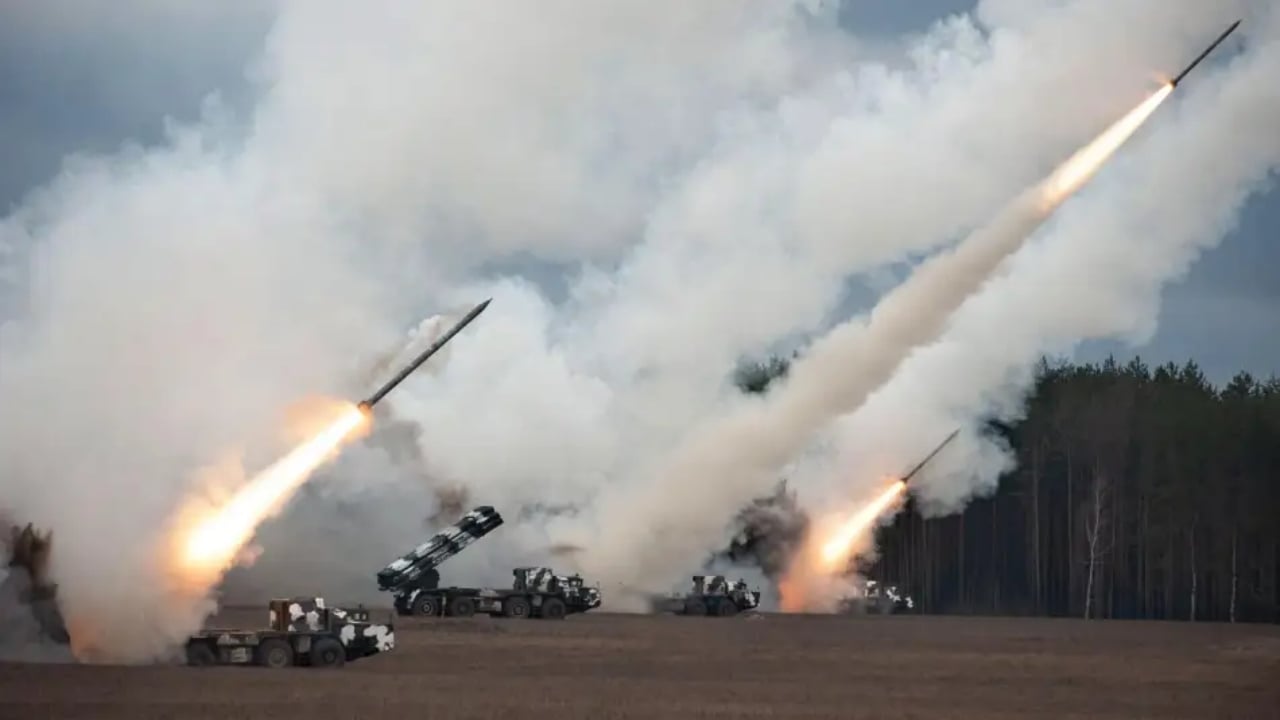 Foto - NATO üyelerinin yüreğini ağzına getiren korkunç hamle!Avrupa’nın sınırına nükleer füzeleri dizdiler 