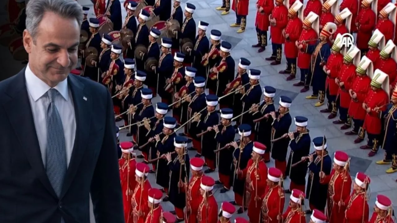 Foto - NATO Zirvesi'ne bu anlar damga vurdu! Mehterden Trump'a renkli kareler