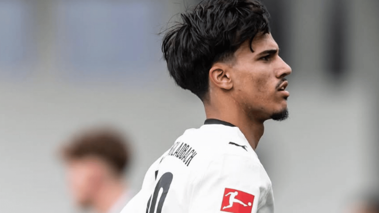 Ne adammış bu haftalardır sürdü gitti... Maradona-Can savaşının galibi