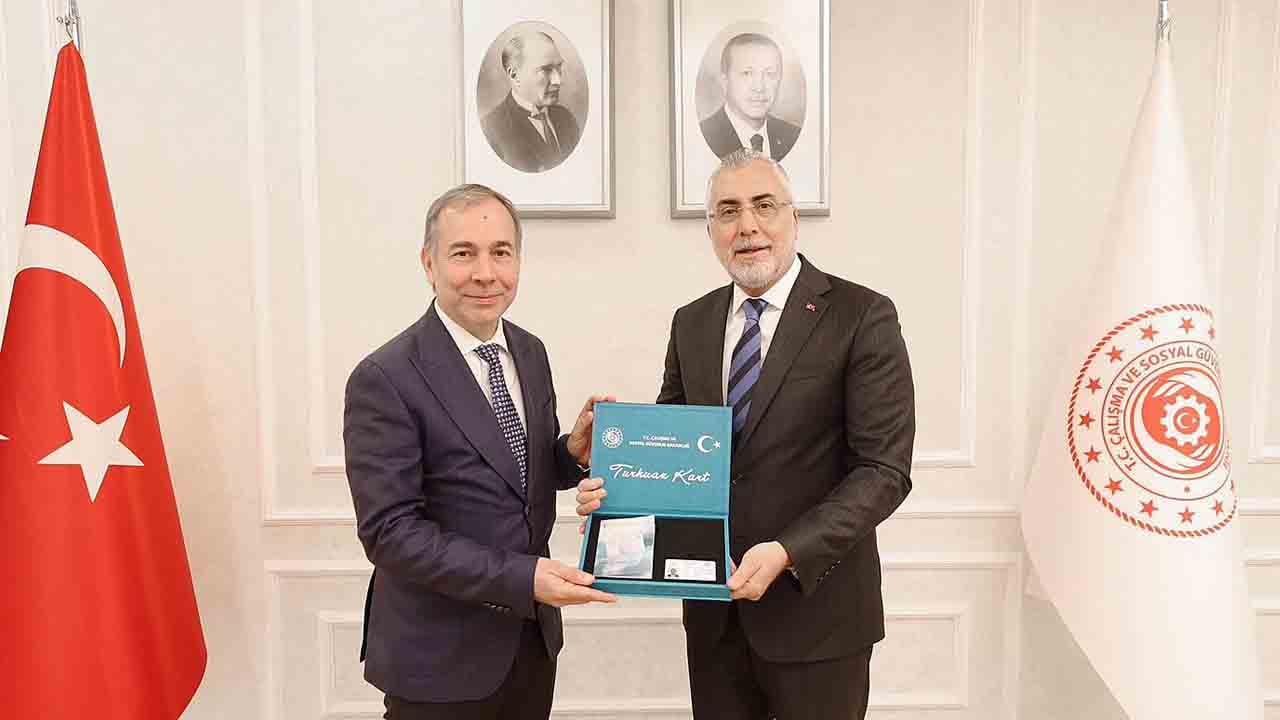 Foto - Ne anlama geliyor? 2 devin ceo’suna ‘Turkuaz kart’ sürprizi