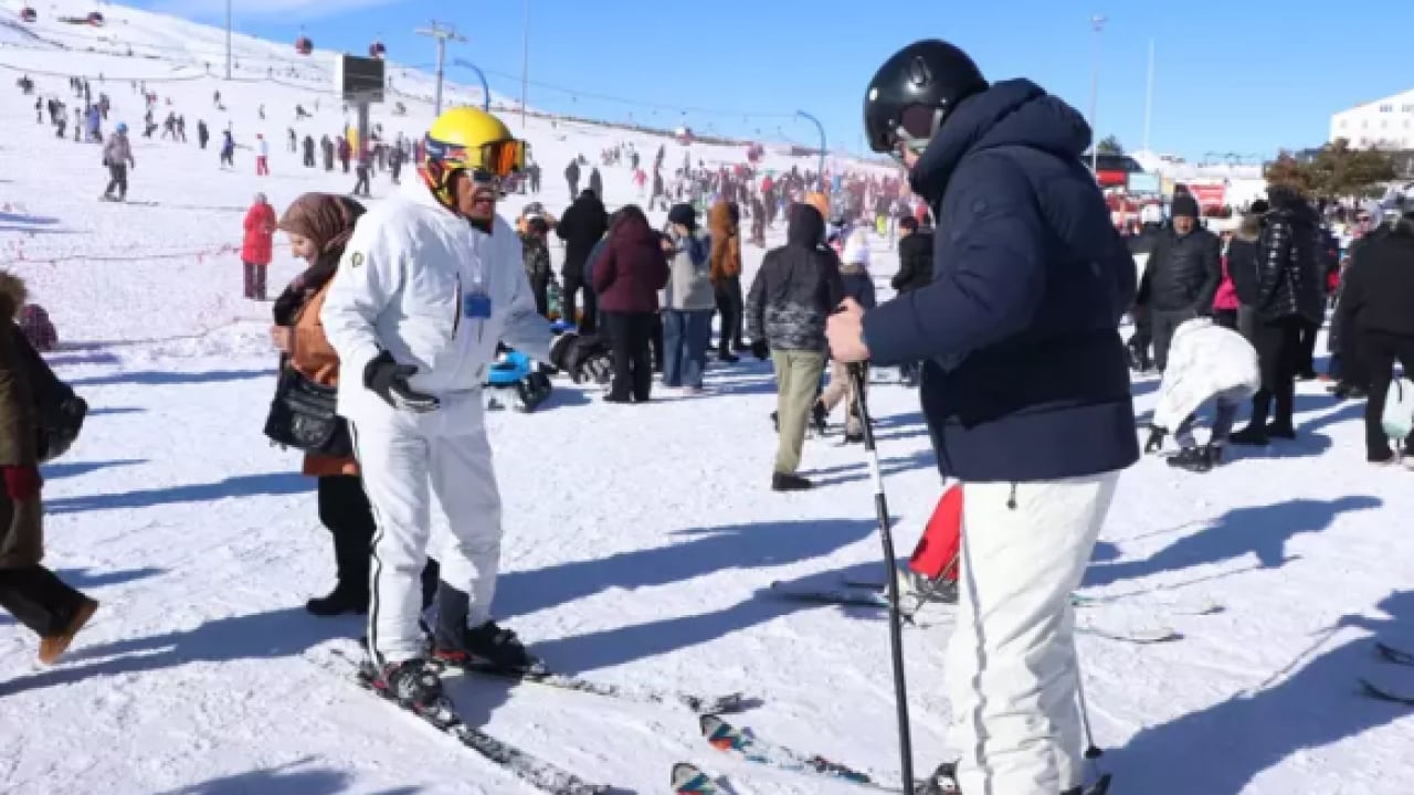 Foto - Ne doktor gördü ne eczane; sırrı Erciyes’te saklı! Efsane hoca binlerce kişiye kayak öğretti