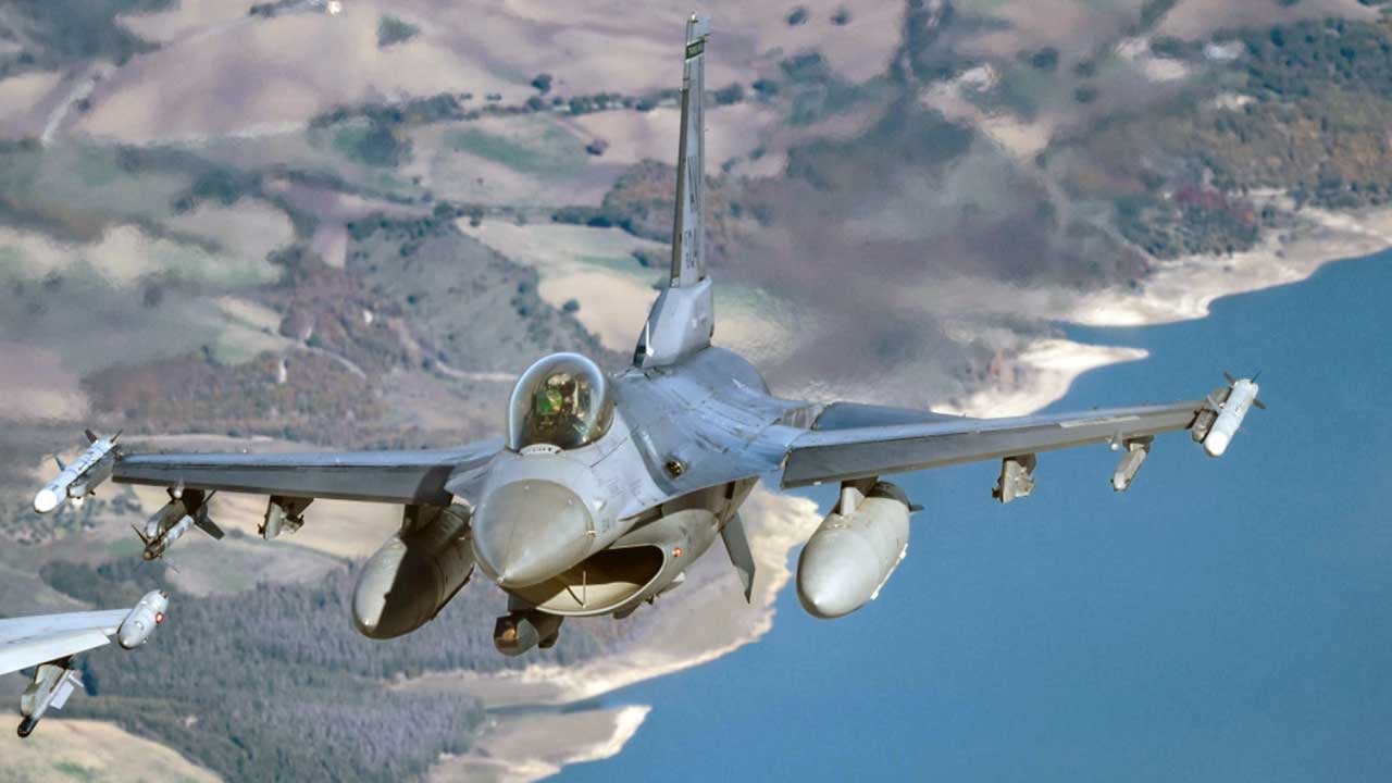 Foto - Ne halt yedikleri belli değil! F-16 Block 70'i Çin üretse 1 aya gelirdi