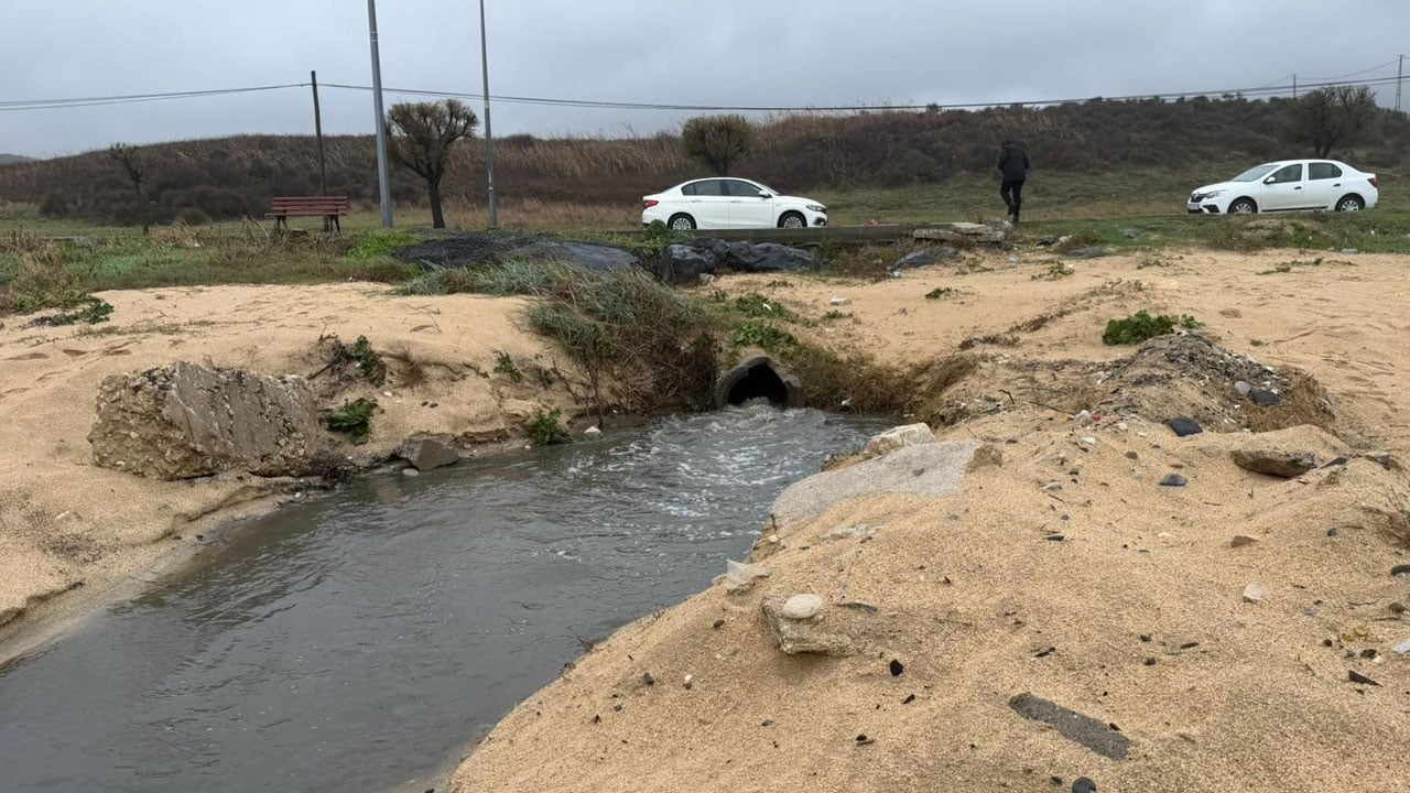 Foto - Ne insan, ne çevre, ne deniz, ne sahiller umurlarında! İSKİ İstanbul’u göz göre göre katlediyor